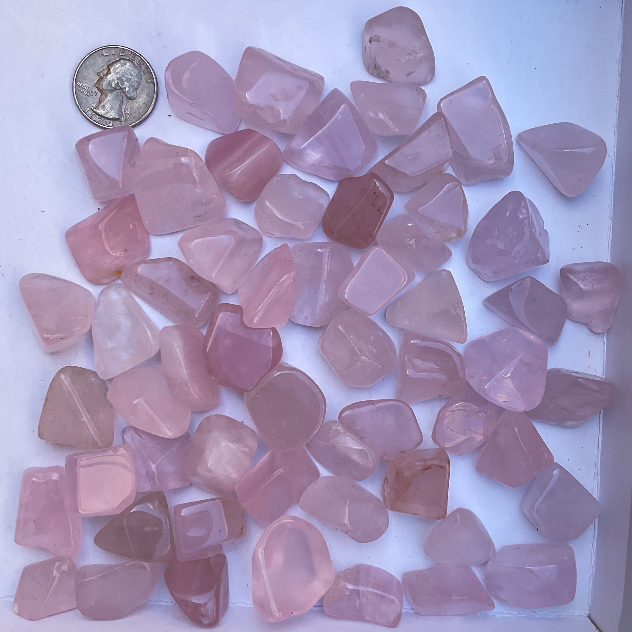 Wholesale tumbled stones bulk lot in rose quartz
