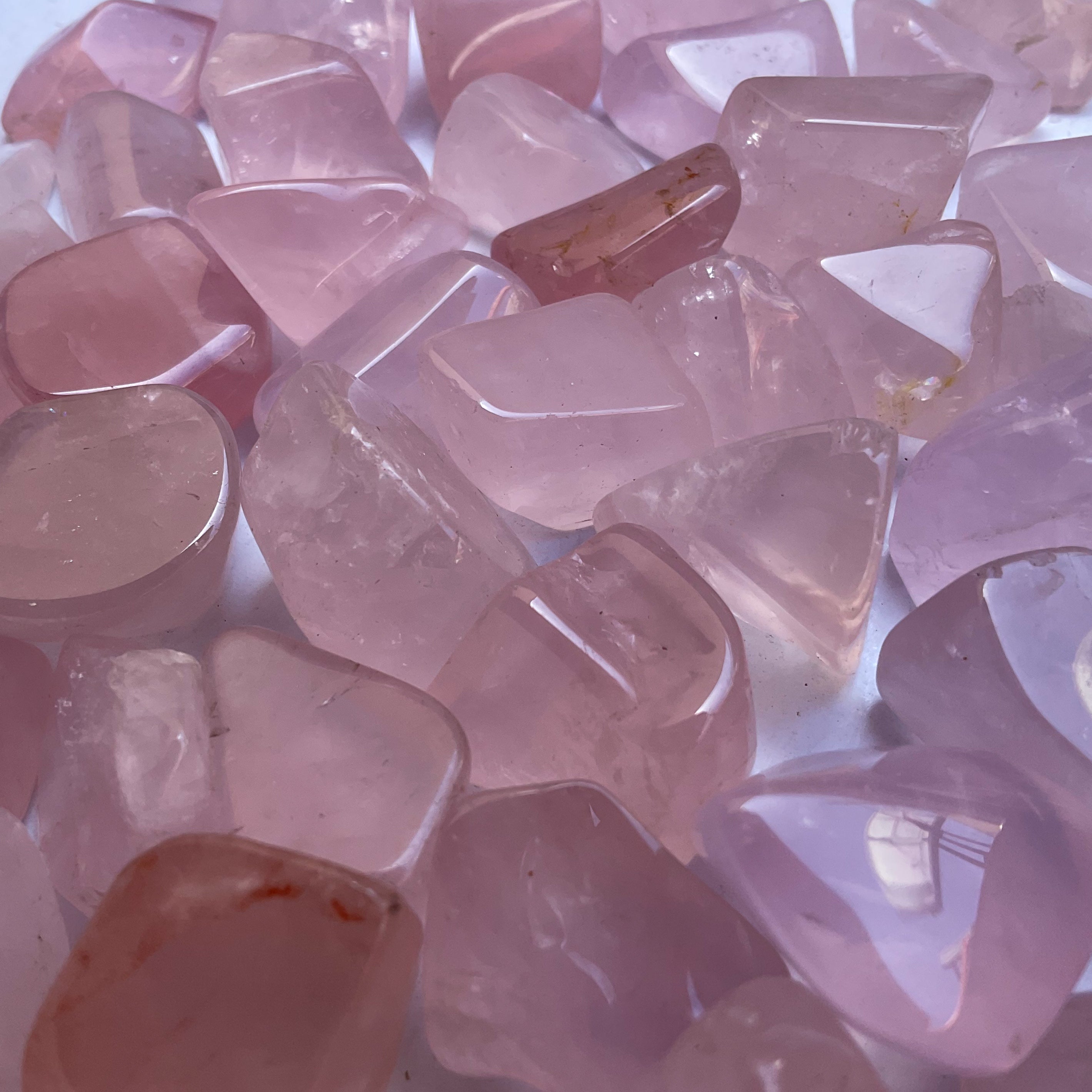 Wholesale tumbled stones bulk lot in rose quartz